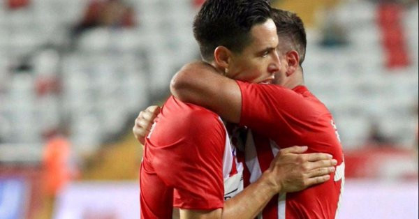 Samir Nasri fait un don important aux musulmans Rohingyas chassés de Birmanie