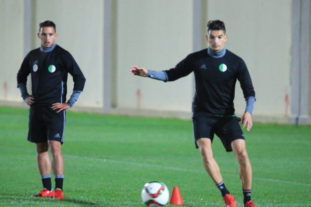 EN : Ferhat a rejoint ses coéquipiers de la sélection