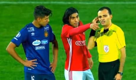 Tunisie : Le Clasico ES Sahel-Espérance Tunis sombre dans la violence