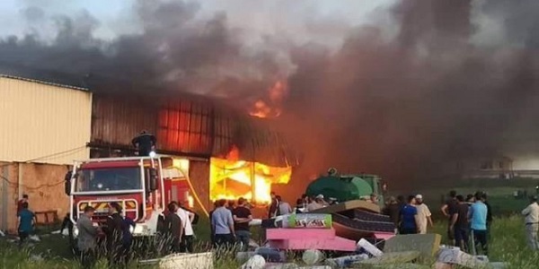 Incendie dans une unité de plastique : le pire évité de justesse à Oued Tlelat