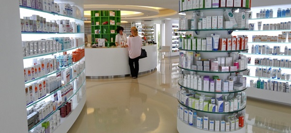 ORAN : Des pharmaciens vendent des médicaments périmés