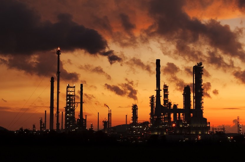 Pétrole: les groupes pétroliers en profitent