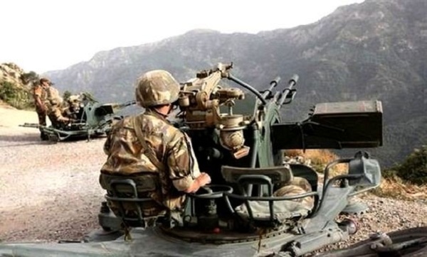 Destruction d&rsquo;un abri pour terroristes et d&rsquo;une bombe de confection artisanale à Blida (MDN)