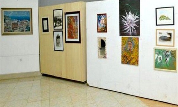 Salon d’arts plastiques d’Oran, hommage au regretté artiste Bachir Belhouari