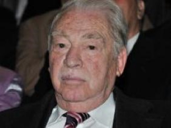 Le président Bouteflika salue le parcours militant du défunt Attailia et son dévouement au service de l’ANP