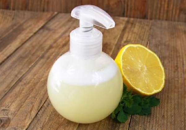 Une lotion faite maison pour nettoyer et blanchir la peau