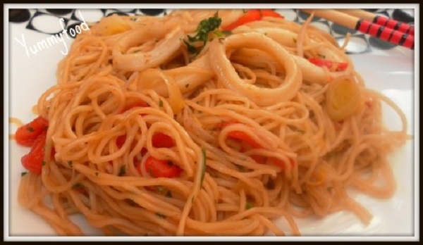 Spaghettis aux calamars et champignons