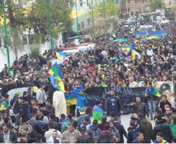 Promotion de tamazight : Bouira Marche dans le calme