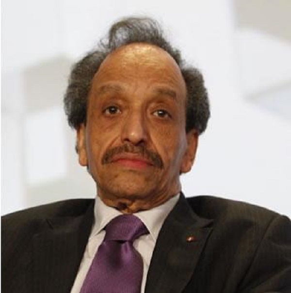 Boualem Merakech , président de la confédération algérienne du patronat , à l&rsquo;expression : « La charte va régler beaucoup de problèmes »