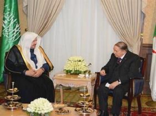 Le Président Bouteflika reçoit le président du Conseil saoudien de la Choura