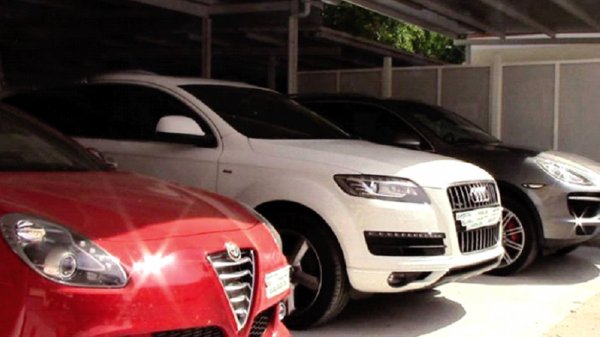 Comment des véhicules volés en Espagne sont vendus en Algérie