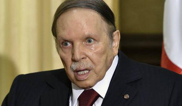 Le Président Bouteflika félicite le président des Emirats arabes unis à l&rsquo;occasion de la fête nationale de son pays