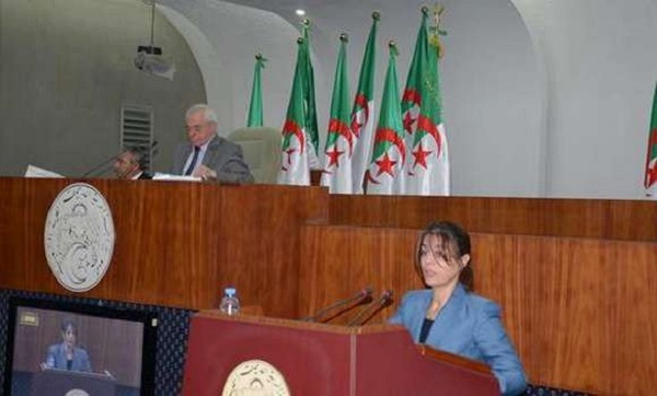 Faraoun: Suspendre Facebook est la seule solution pour éviter les jeux dangereux