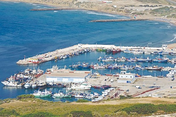 Le port de Bouzedjar concerné : Levée du gel du projet de protection de la falaise de Béni Saf