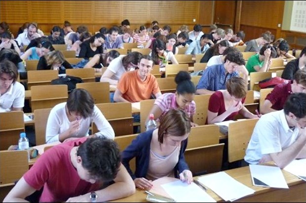 Étudiants algériens en France : 8 500 visas délivrés en 2017