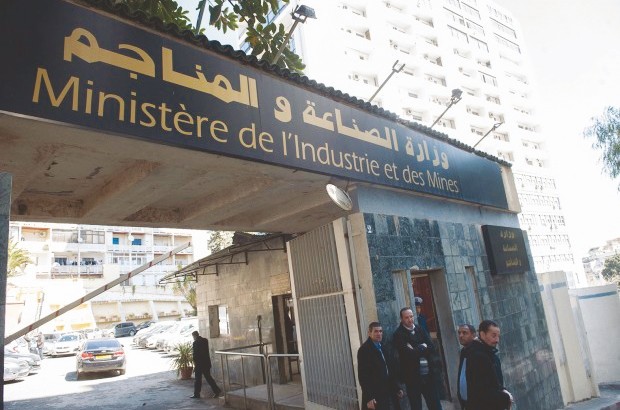 Des anciens cadres à la retraite font pression sur la direction de SOCOTHYDE : Le ministre de l’Industrie et des Mines interpellé