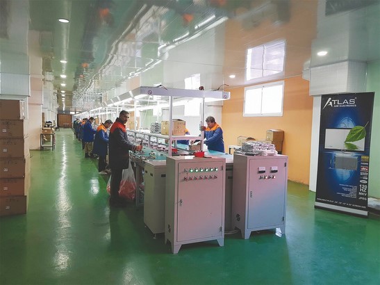 Spécialisée dans les récepteurs numériques, les appareils de chauffage , les chauffe-bains et l&rsquo;électroménager : Visite de l’usine Atlas