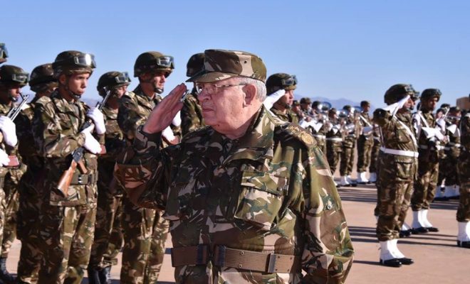 Gaïd Salah en visite de travail à Béchar