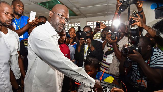 Présidentielle au Liberia: victoire de l’ex-footballeur George Weah