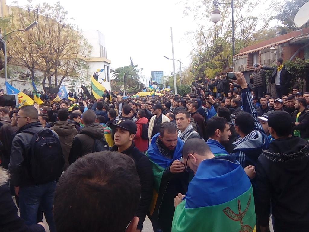 Tizi-Ouzou: Mobilisation historique des étudiants et lycéens