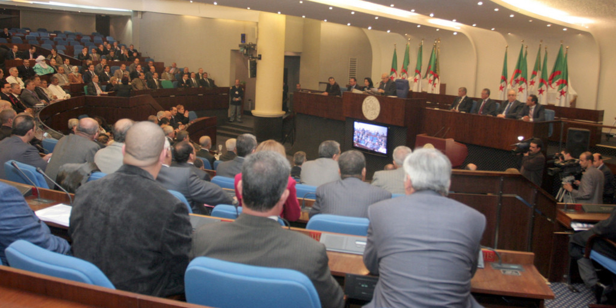 APN : transmission des projets de loi sur la protection du consommateur et les activités commerciales à la commission spécialisée