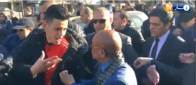 VIDEO- Zoukh face à la colère des citoyens exclus de l’opération de relogement