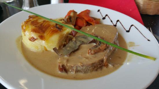 Roti de veau en sauce