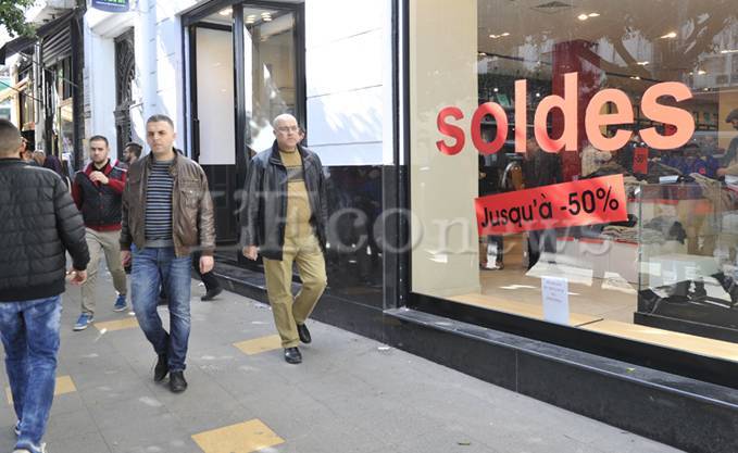 Soldes d’hiver : Les grands magasins pris d’assaut à Mostaganem