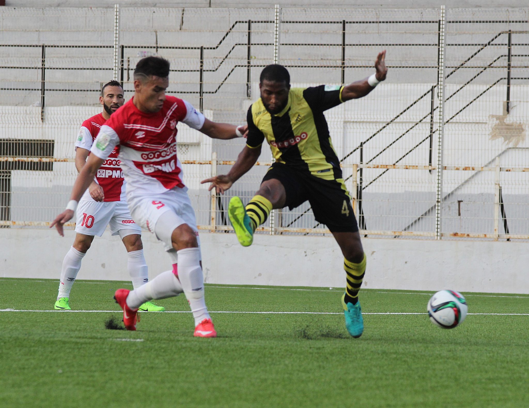 Sauce maghrébine pour un derby algérois, duel des bêtes blessées à Tizi Ouzou