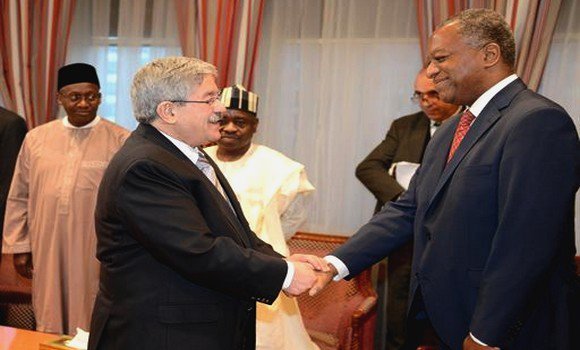 Ouyahia reçoit le ministre nigérian des Affaires étrangères