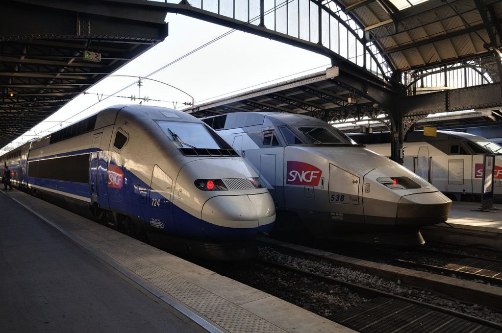France : 2 évadés d’un hôpital psychiatrique tentent de prendre les commandes d’un train