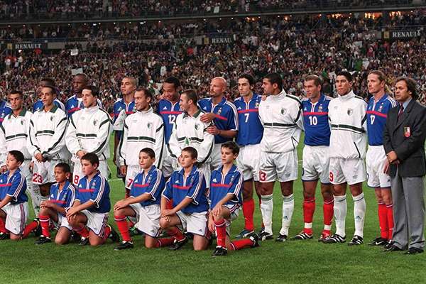 La France manifeste son intérêt d’organiser un match amical avec l’Algérie