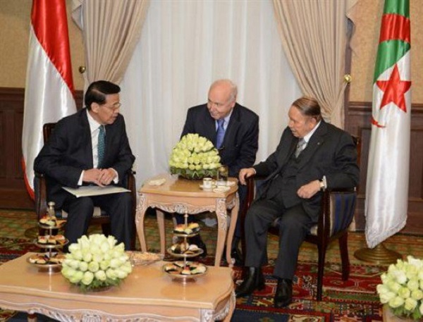 Bouteflika reçoit l’envoyé spécial du président d’Indonésie