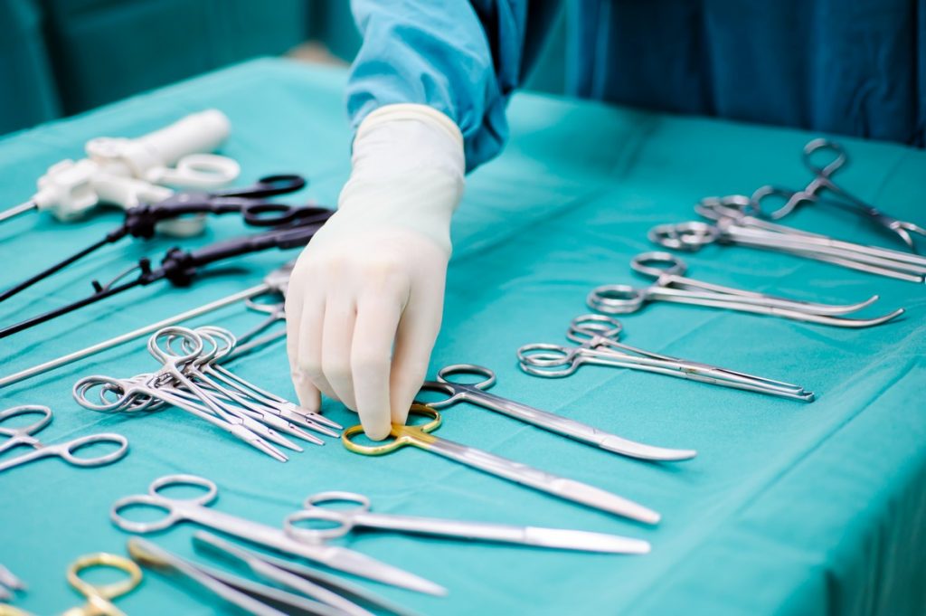 El-Bayadh: Une soixantaine de participants aux journées médico-chirurgicales