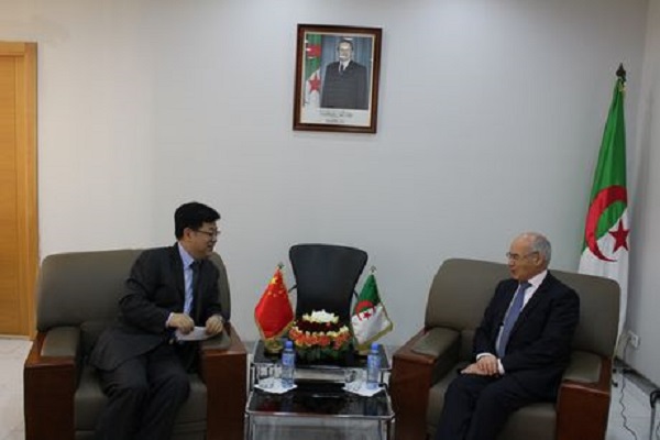 Sous-traitance : Le ministre de l’Industrie et des Mines reçoit l’ambassadeur de la République de Chine