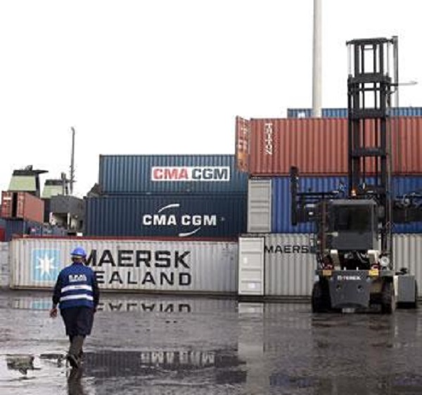 Drame au port d’oran : Un pointeur écrasé par un clark de 42 tonnes