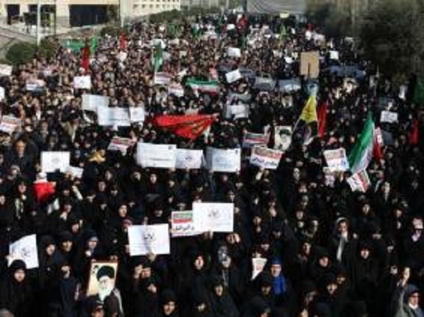 Les manifestations se multiplient en Iran : Khamenei accuse « des agents étrangers de s’infiltrer en fauteurs de troubles »