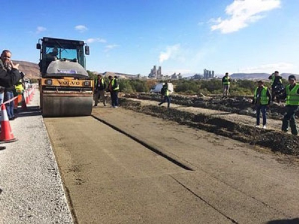 Béton compacté Une technique pour désenclaver les localités du Hodna