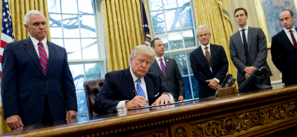 Les ETATS-UNIS lèvent l’interdiction visant les réfugiés de 11 pays