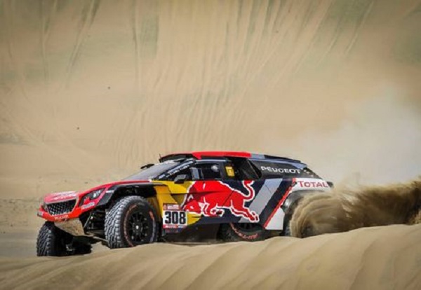 Dakar 2018 : Peugeot rate la première marche, Toyota frappe fort