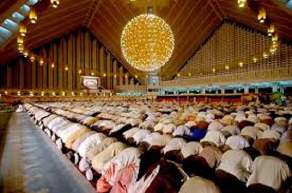 L’Algérie envoie des imams au Canada pour officier la prière Tarawih.