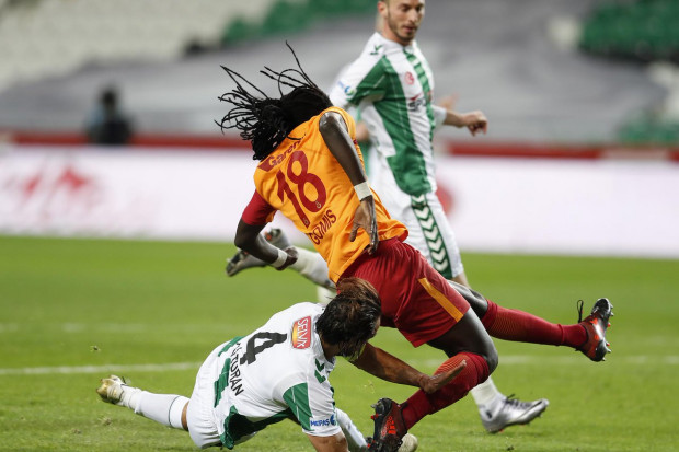 Galatasaray : Gomis calme le jeu avec les supporteurs
