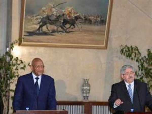 Ouyahia : l&rsquo;Algérie encourage les mouvements maliens à un plus grand rapprochement avec les autorités de leur pays