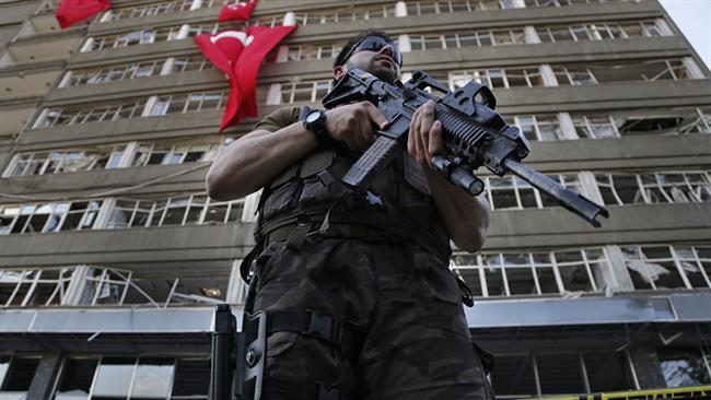 Turquie : 573 arrestations pour des critiques contre l’offensive en Syrie