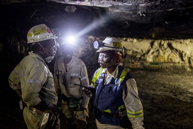 Panne d’électricité : 950 mineurs bloqués sous terre en Afrique du Sud