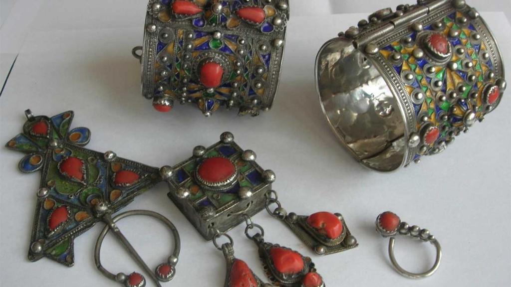 BIJOUX KABYLES : Des artisans bijoutiers dénoncent la contrefaçon