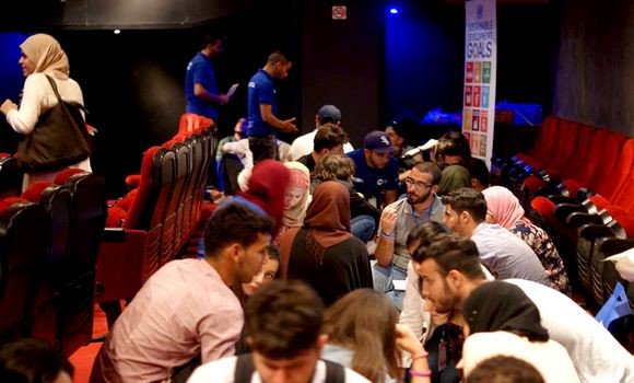 Le Président Bouteflika appelle la jeunesse à s&rsquo;investir dans l&rsquo;œuvre d&rsquo;édification nationale