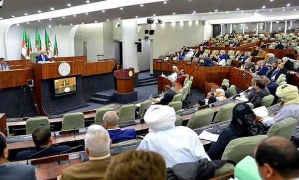 Benghebrit annonce la fin de la grève du CNAPESTE : le réveil tardif des députés