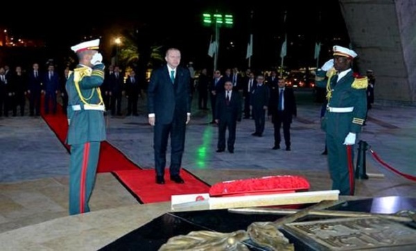 Le président turc se recueille à la mémoire des martyrs de la Guerre de libération