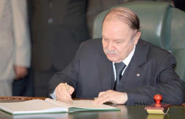 Le Président Bouteflika signe 7 décrets présidentiels sur des accords de coopération avec plusieurs partenaires